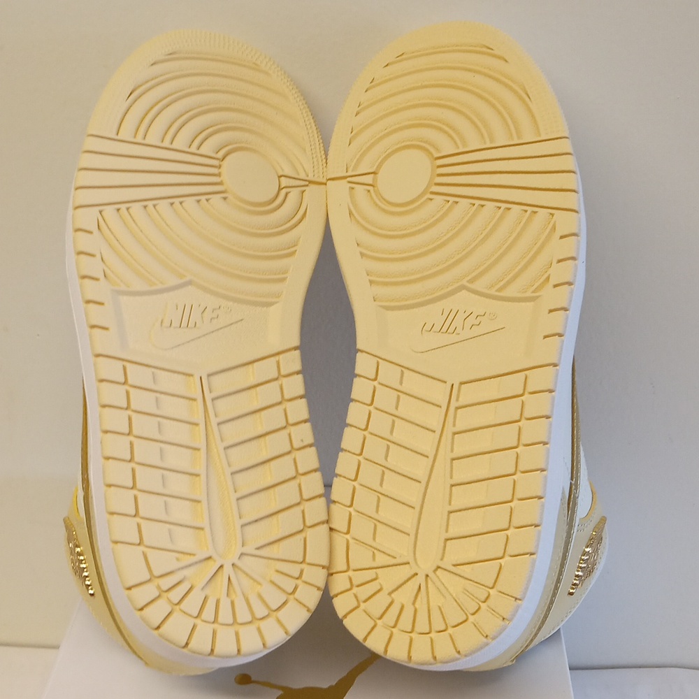 WMNS AIR JORDAN 1 MID SE (7.5W) - Picture 13 of 14